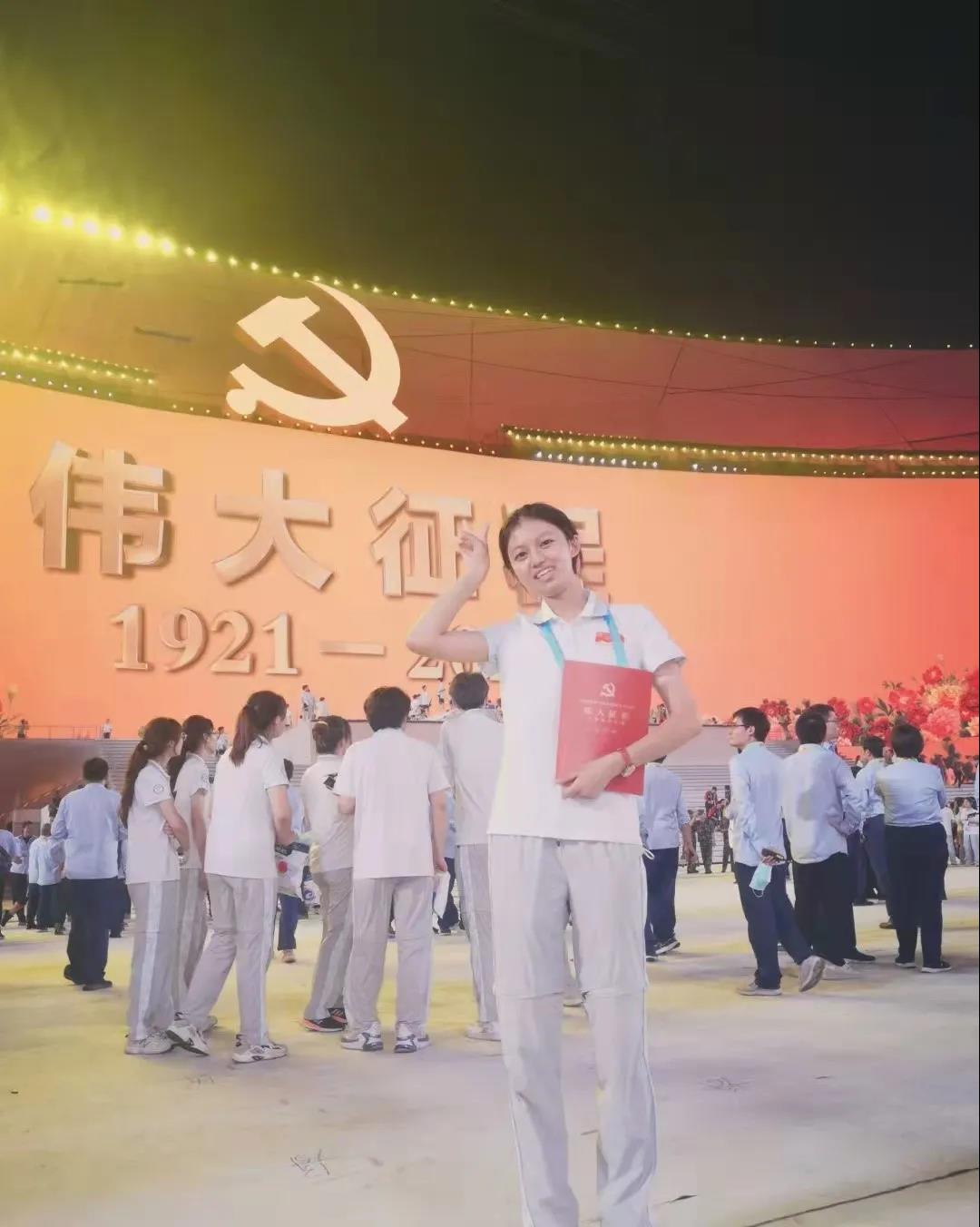 19082